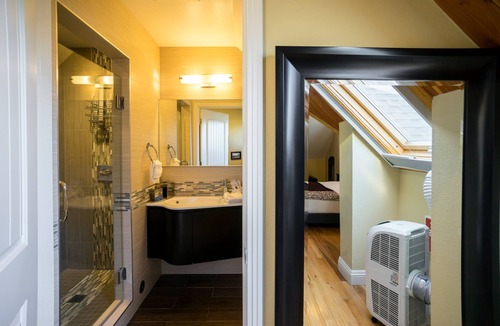Beach Hill - Beach Flats Hotel | Rio Vista Suites