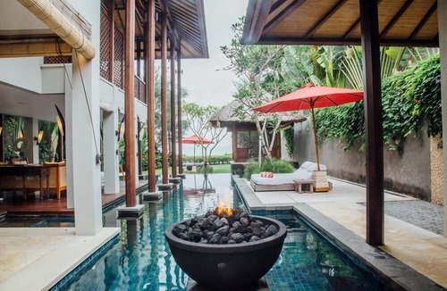 Ketewel Villa | Romantic 1BR Beach Front Villa, Pabean Beach! 9Min Drive To Bali Safari! W/Pool!