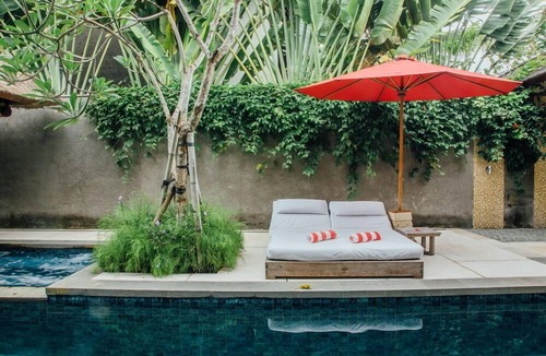 Ketewel Villa | Romantic 1BR Beach Front Villa, Pabean Beach! 9Min Drive To Bali Safari! W/Pool!