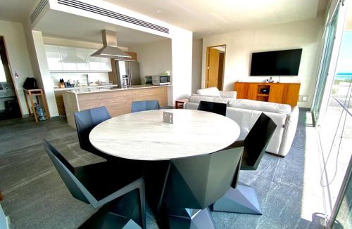 Zona Hotelera Apartment | Rooftop pool- family apartment- ocean view -close