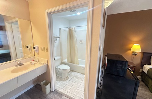 Watsonville Hotel | ROYAL INN