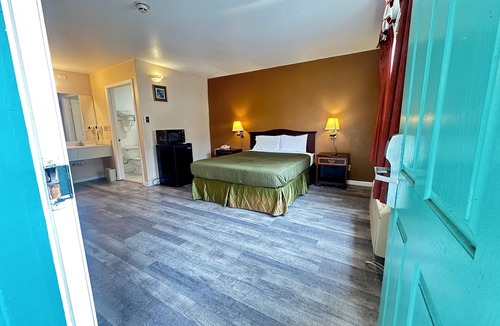 Watsonville Hotel | ROYAL INN