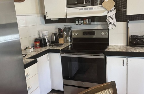 Discovery Bay Apartment | Sagusta Gardens Cosy Stay /15C