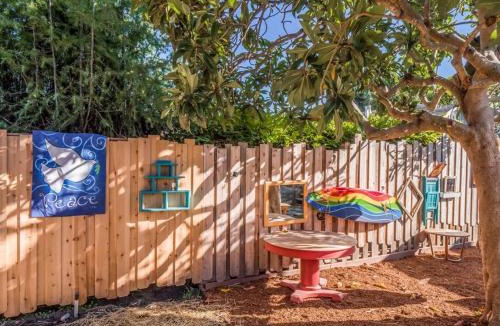 Eastside Santa Cruz House | Santa Cruz Style Beach retreat, 5min walk to beach