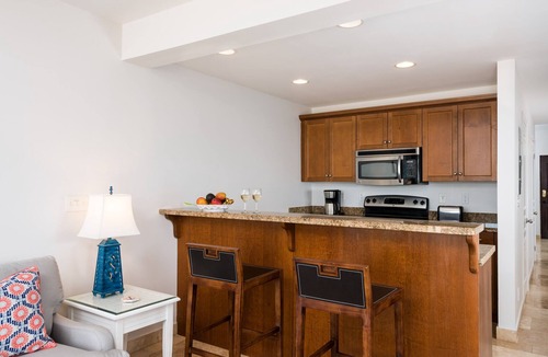 The Bight Condo | Sea Dreams - Jr 1 bdrm with Panoramic Ocean views!