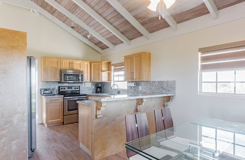 Long Bay Hills Villa | Sea La Vie - Beachside 2 Bedrooms Unit #4, with ocean views