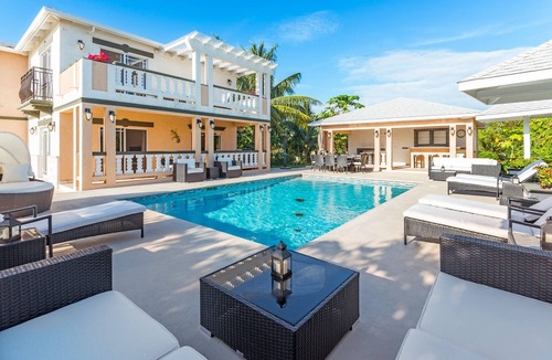 Long Bay Hills Villa | Sea La Vie - Beachside 2 Bedrooms Unit #4, with ocean views
