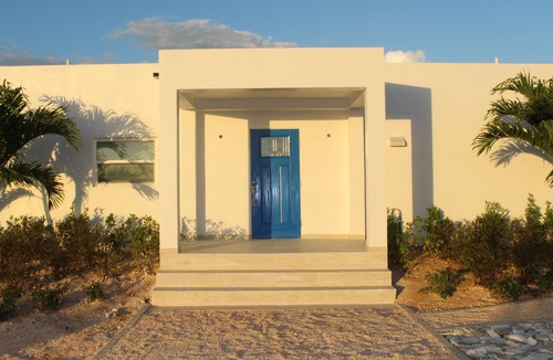 Venetian Road Settlement Cottage | Seahorse Cottage a hidden treasure in peacefull Turtle Tail.