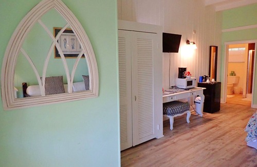 Cockburn Town Hotel | SEARENITY - Cozy, Balcony King room, ocean views - Grand Turk B&B Hotel