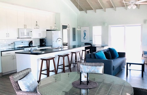 Long Bay Hills House | Seasage Cottage: 2 Bed 2 bath with private pool. 3 miles to Grace Bay Beach