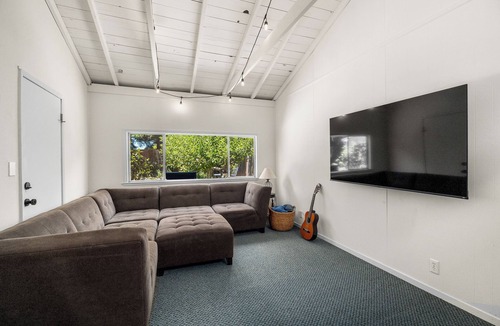 Opal Cliffs House | Sleeps 8 in the Jewell Box close to Privates and Pleasure Point