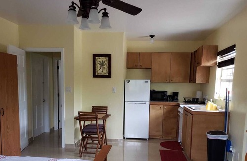 Leeward Settlement Apartment | Smith Oasis - Close to Kiteboarding and Long Bay Beach