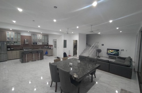 Alfredo V. Bonfil House | Spacious 4-bedroom house with 2 pools, AC in enchanting Cancún