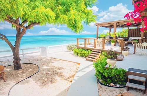 Cockburn Town Villa | Spacious 4BR/2 1/2 bath ocean front villa.