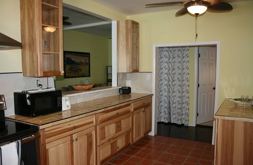 Cockburn Town House | Spacious Airy Beachfront House on Grand Turk