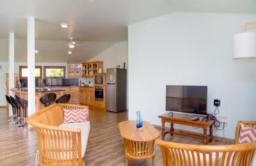 Mahe Island Apartment | Spacious apartment with sea view, Au Cap, 124 m²