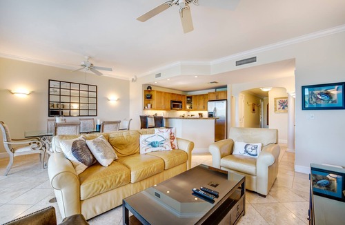 Grace Bay Condo | SPECIAL DISCOUNTED RATE!- Magical Oceanfront Holiday - Grace Bay Beach 1/2 bed