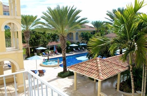 Grace Bay Condo | SPECIAL DISCOUNTED RATE!- Magical Oceanfront Holiday - Grace Bay Beach 1/2 bed