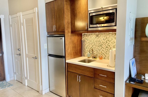 Grace Bay Resort | Spectacular Beachfront Condo, Ocean Views of Grace Bay, Suite #123