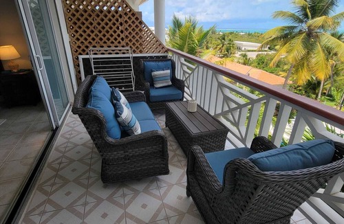 The Bight Apartment | Spectacular Grace Bay View studio - Short Walk to Beach, Restaurant and Bars