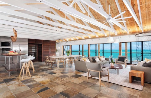 Providenciales Villa | Spectacular spacious 8 bedroom family villa