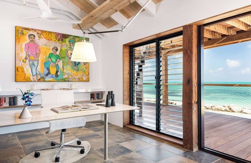 Providenciales Villa | Spectacular spacious 8 bedroom family villa