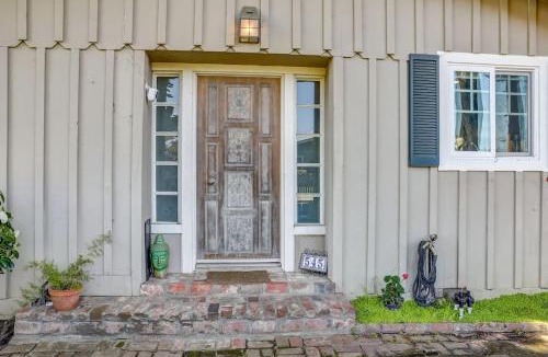 Aptos House | Spruce Beach Cottage - Walk to beach