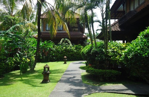 Ubud City-Centre Hostel | Sri Bungalows