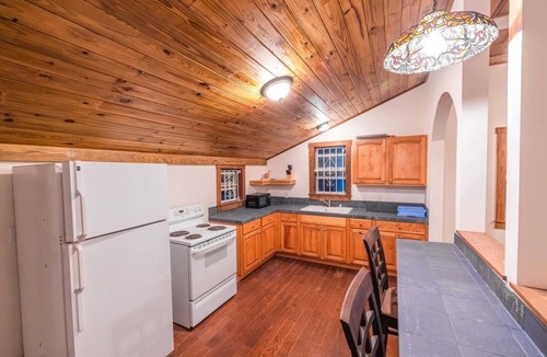 Cockburn Town House | Stunning Oceanview House with beautiful sunsets! 5 mins to the beach