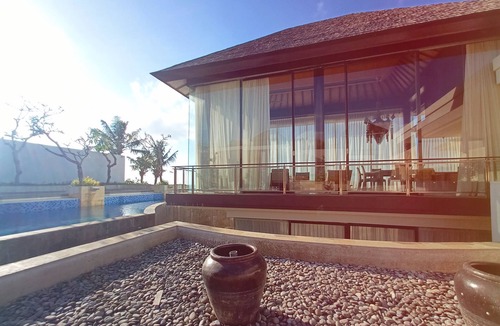 Jimbaran Villa | Stunning Cliff Villa in Kubu