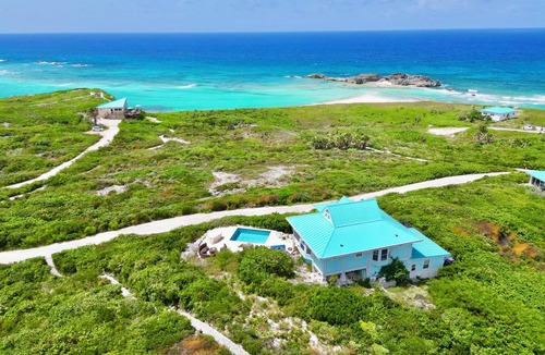 Conch Bar House | Stunning views of Dragon Cay on Middle Caicos with your own private pool!