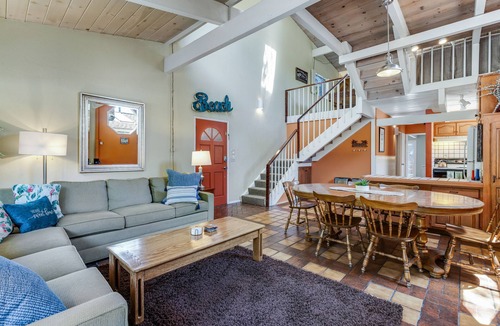 Rio del Mar House | Stylish coastal getaway near dining & golf with pool table - stroll to beach