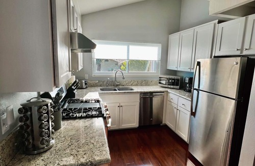 Rio del Mar Condo | Stylish Tri-Level Townhouse with King Suite+Loft