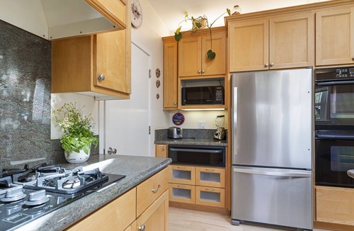 Opal Cliffs House | SUN,SURF & RELAXATION@n26thAVE BEACH HOUSE/HOT TUB/PRIVATE YARDS GREAT LOCATIONn