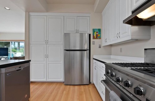 Seabright House | Sunny 3+ bedroom Home - 150 Yards to Seabright Beach!