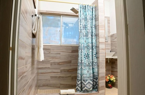 Discovery Bay Resort | Private room ∙ 2 guests