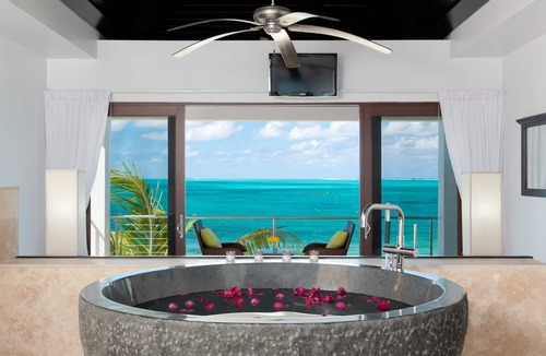 Providenciales House | TC Villas -Ocean Edge -Luxe Private Pool & Beach View