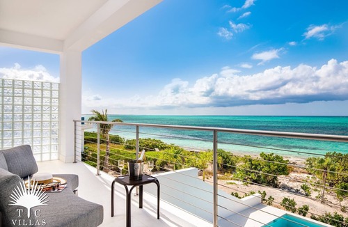 Providenciales House | TC Villas -Sandpebble -Family Beachfront with Pool & Snorkeling at Smith’s Reef