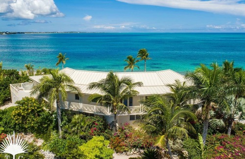 Providenciales House | TC Villas -Turtle Beach -Snorkeling, Kayaks & Family Entertainment