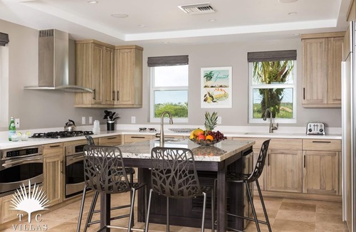 Long Bay Hills House | TC Villas -Villa Isla -Prime Luxury Estate w. Infinity Pool, Hot Tub & Beach