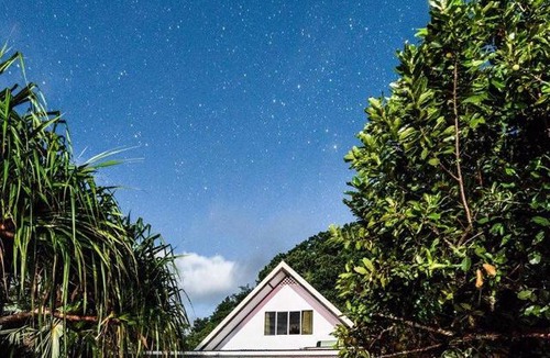 Teahupoo House | Tenape Sunset