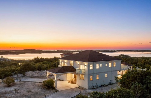 Ocean Point Villa | The Babbington Villa