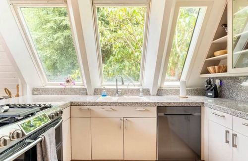Scotts Valley House | The Bird House - A Santa Cruz mountain home retreat.