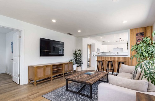 Opal Cliffs House | The Black Pearl - 26th Ave Oasis