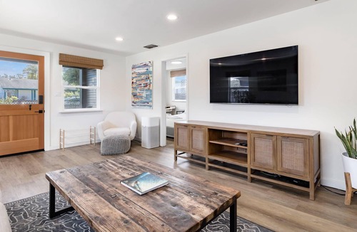 Opal Cliffs House | The Black Pearl - 26th Ave Oasis