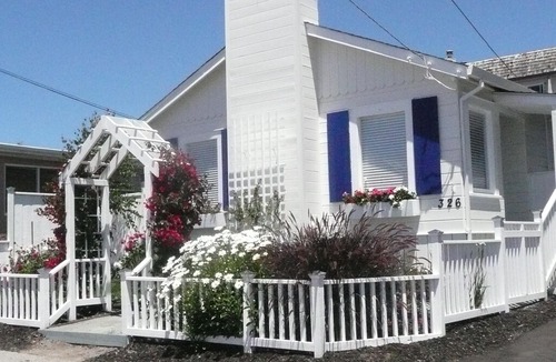 Aptos House | The Cottage at Seacliff - Block and half to the beach