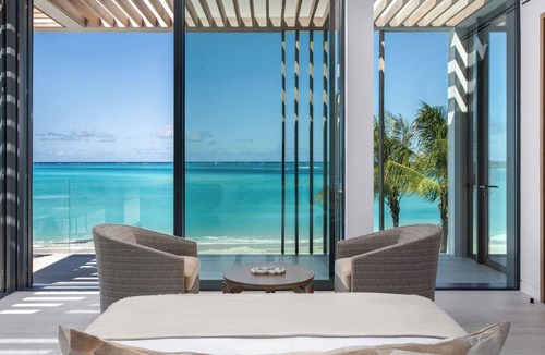 Providenciales Villa | The Point - An architectural jewel on the Grace Bay shoreline