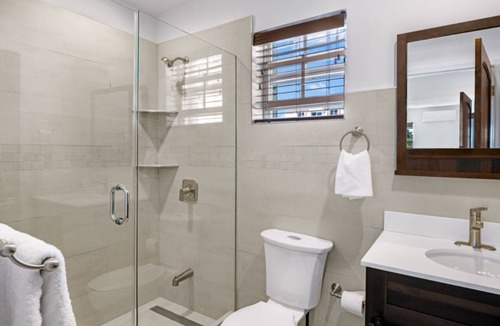 Cockburn Town House | The Ridge Villa: 1 BDR
