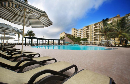 Zona Hotelera Resort | The Royal Islander – An All Suites Resort