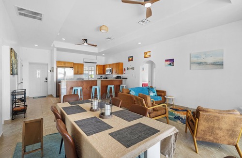 Cockburn Town House | The Sunflower Villa – 3BR Beachfront in Grand Turk